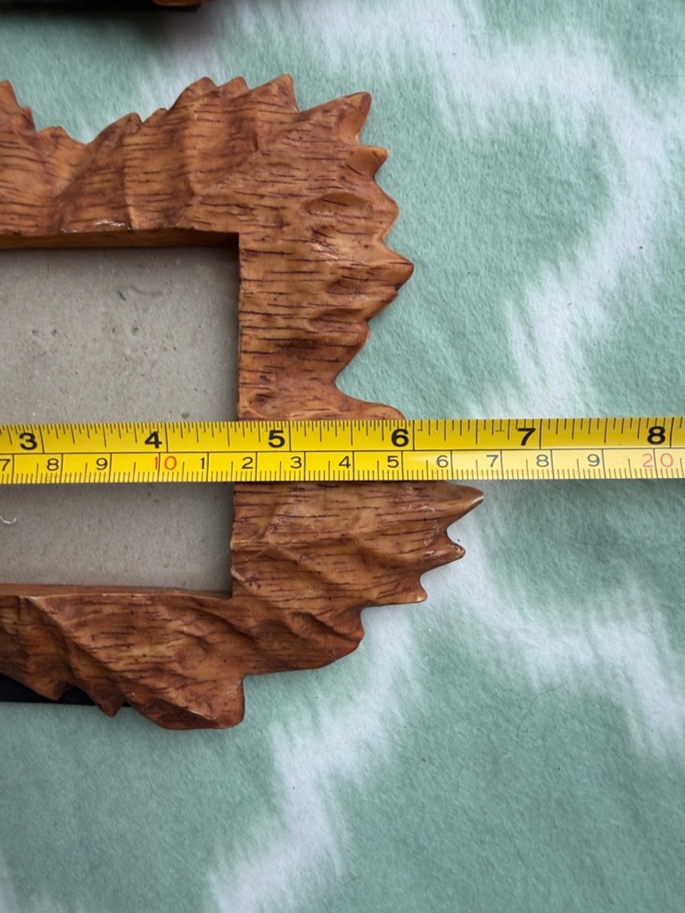 Vintage Resin Maple Leaf Photo Frames - Brown 3x3 - Picture 6 of 7
